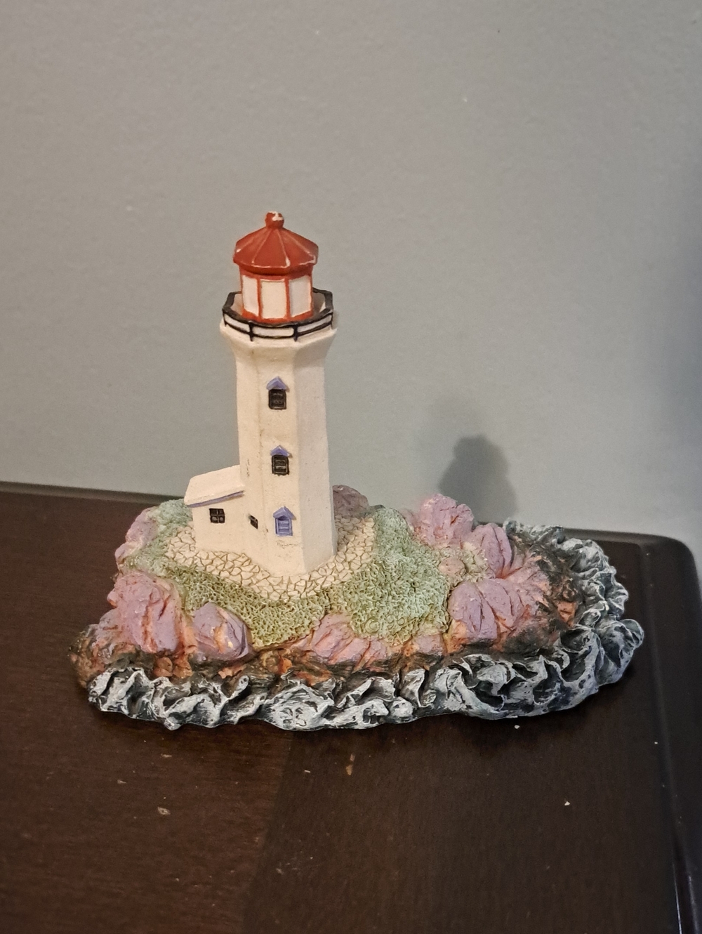 Peggy's Cove. Coastal Lighthouse Figurine - White and Red Home Art Decor